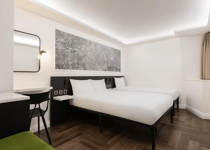 3 star hotel: Stg Hotel Oxford Street - Formerly St Giles London Hotel