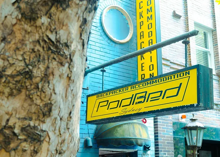 Lil Roo - Podbed Hostel