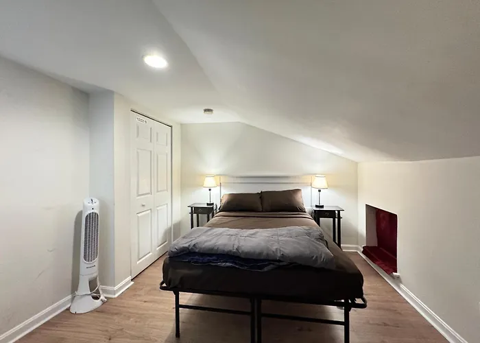 Downtown Private Rooms - Close To M&T, Orioles, Topgolf, Horseshoe Casino
