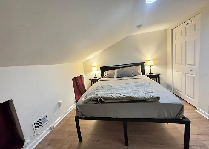 Downtown Private Rooms - Close To M&T, Orioles, Topgolf, Horseshoe Casino