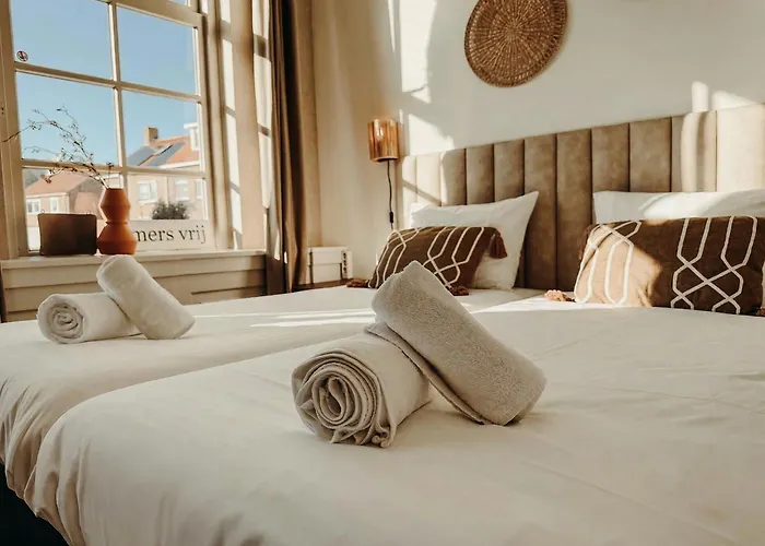 Newly Refreshed Family Bedroom In Zoutelande