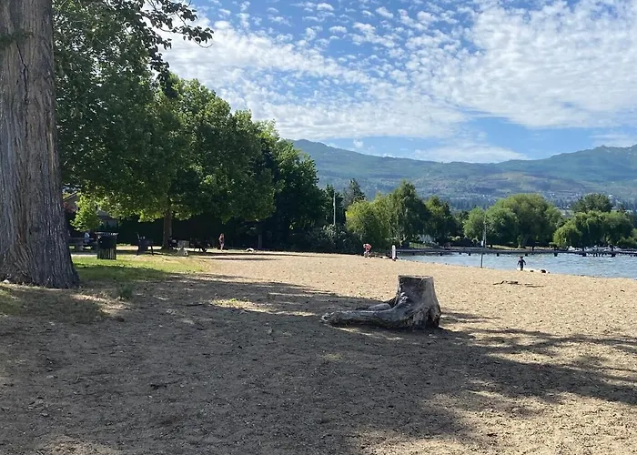 Cozy Queen Suite Near Okanagan Lake