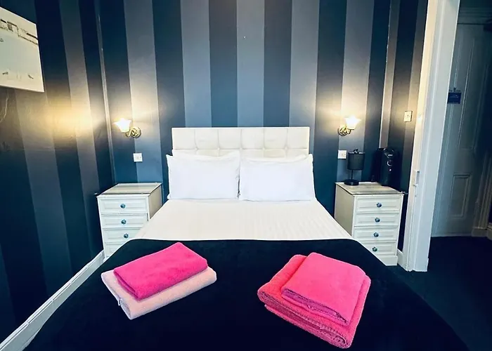 5 star hotels Eliza House