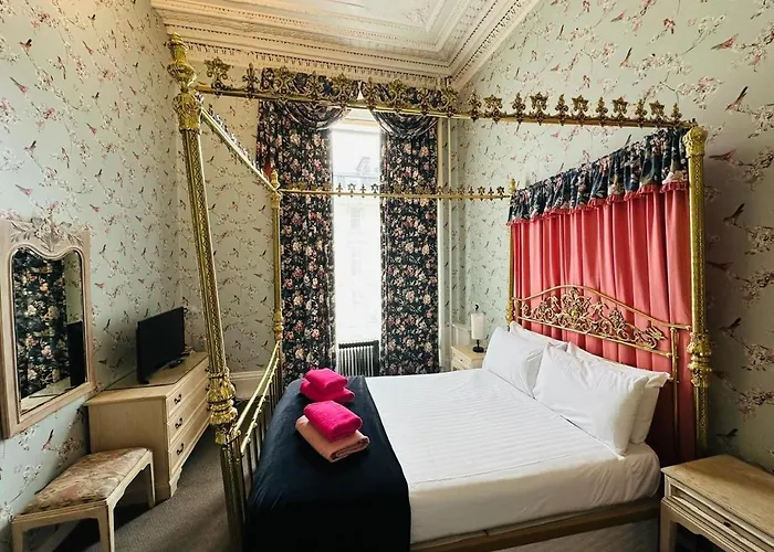 5 star hotels Eliza House