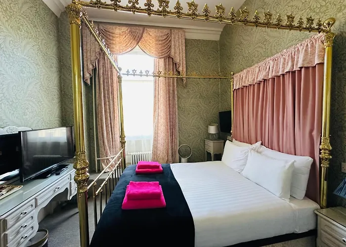5 star hotels Eliza House