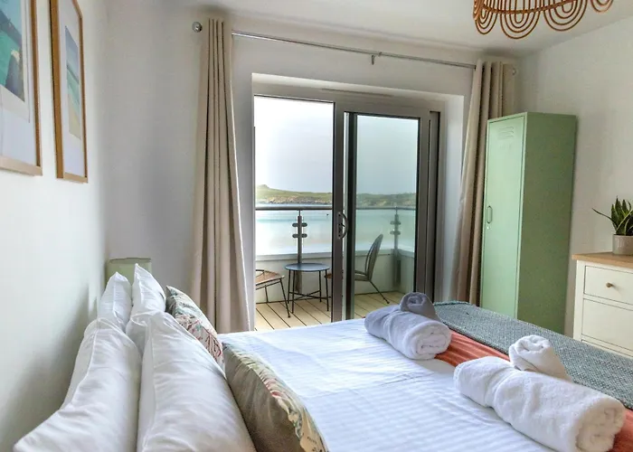 Vacation rental: The Beach House & Porth Sands Apartments