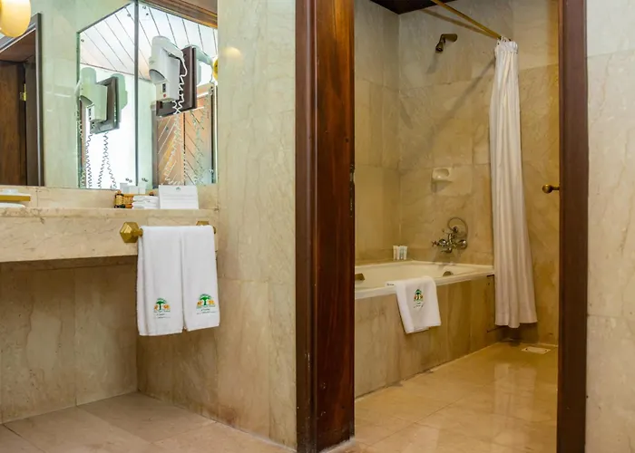 Hotel with Tennis: Safari Park Hotel