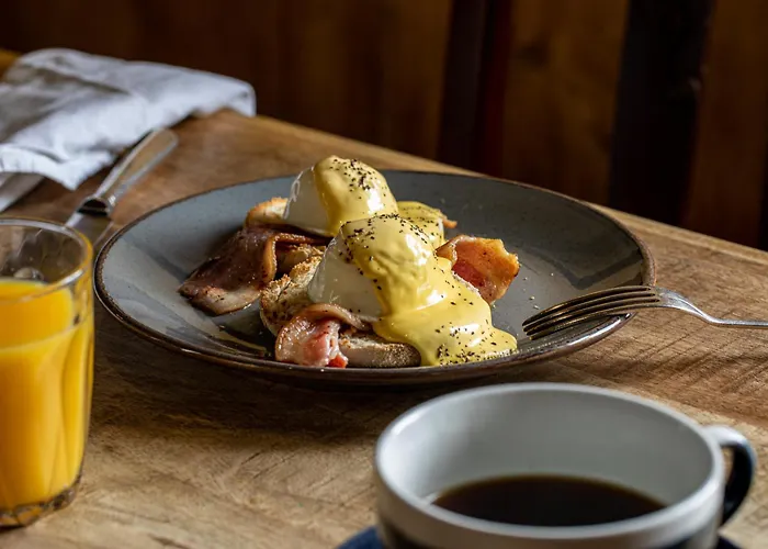 4 star hotel: The George At Backwell