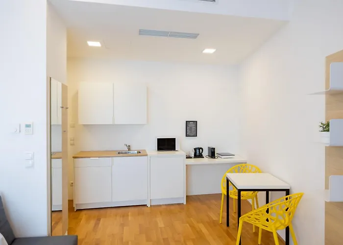 Shome Hotel Graz I Self-Check-In I Free Parking