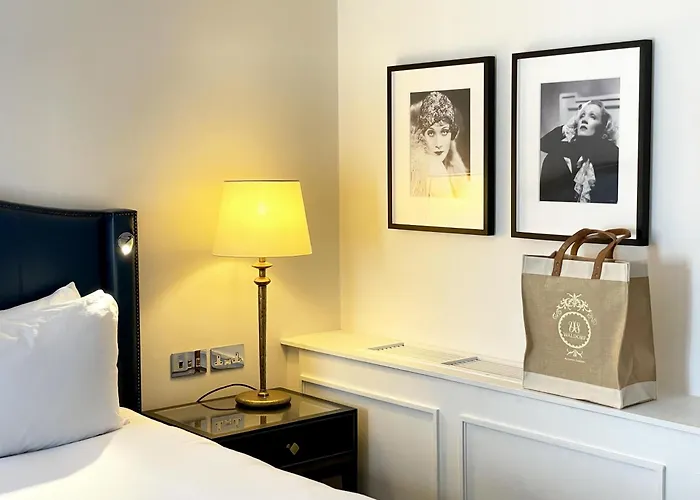 The Waldorf Hilton