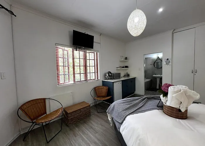 Kelkiewyn Waterkloof Guesthouse