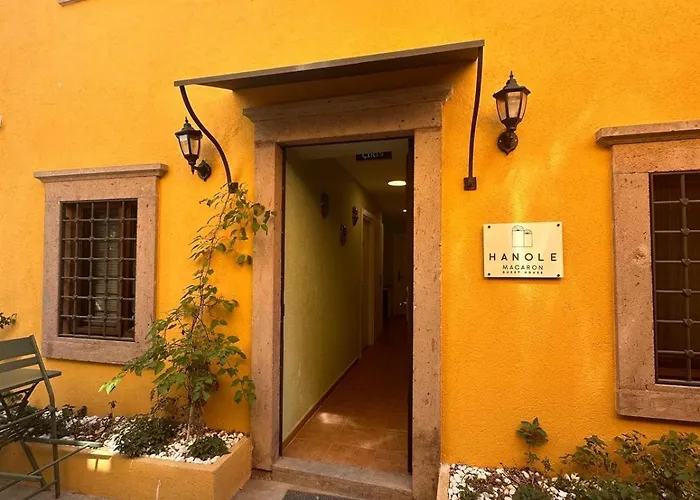 Hanole Macaron Guest House