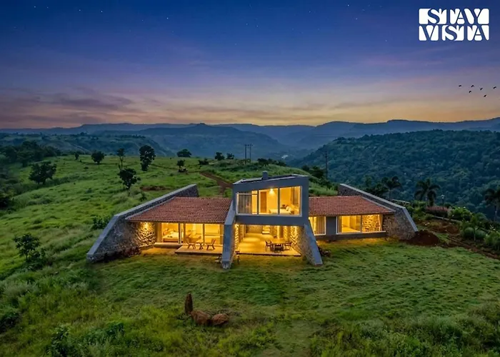 Stone House Bezze By Stayvista With Lake View, Jacuzzi & Lawn - Your Perfect Getaway