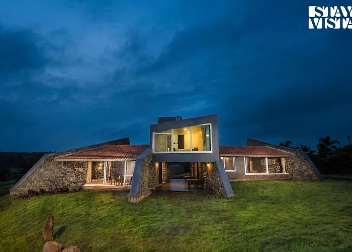 Stone House Bezze By Stayvista With Lake View, Jacuzzi & Lawn - Your Perfect Getaway
