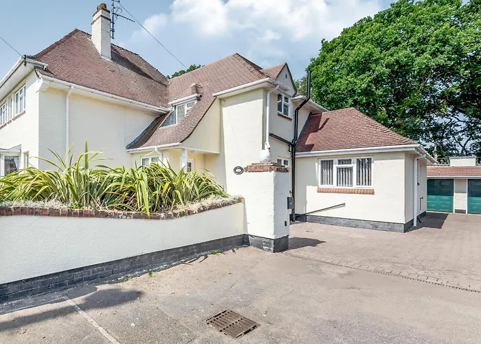 Seacroft Lodge