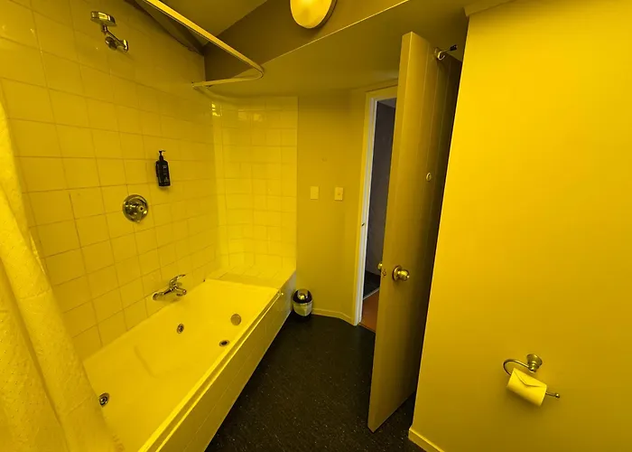 Parklane Motor Lodge
