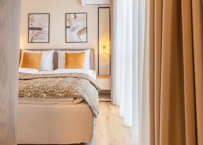 Casa Plus - Rooms & Apartments
