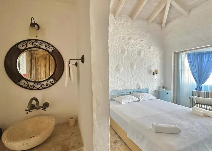Dort Mevsim Alacati