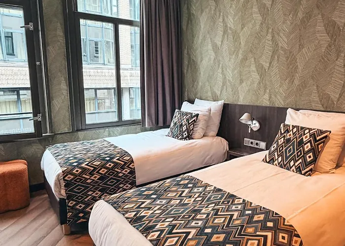 Cheap hotels Damsquare