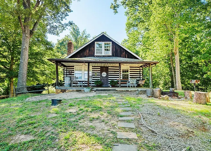 Nolichuckey Bluffs Bed & Breakfast Cabins