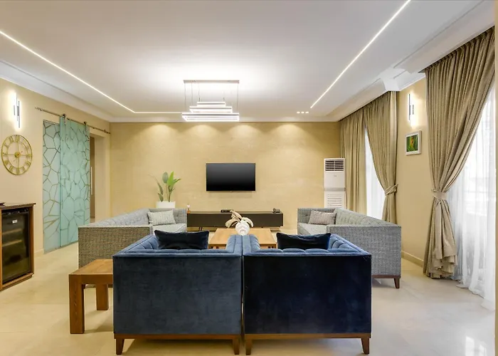 Metro Apartments