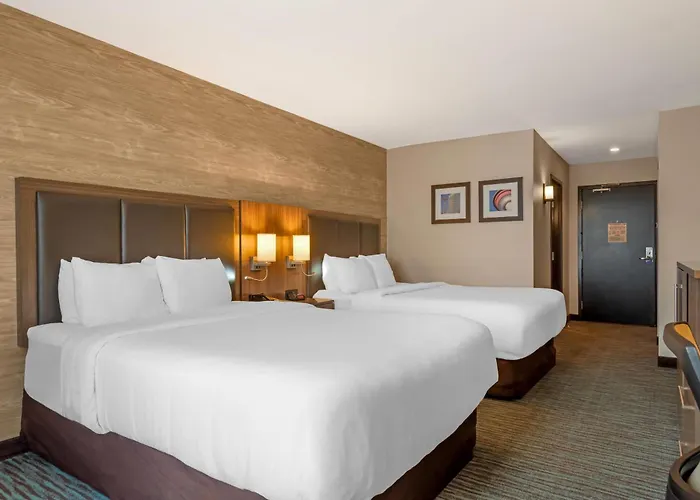 Comfort Inn & Suites Airport North