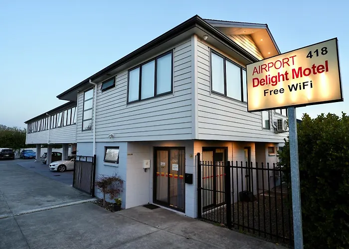 Motels Airport Delight