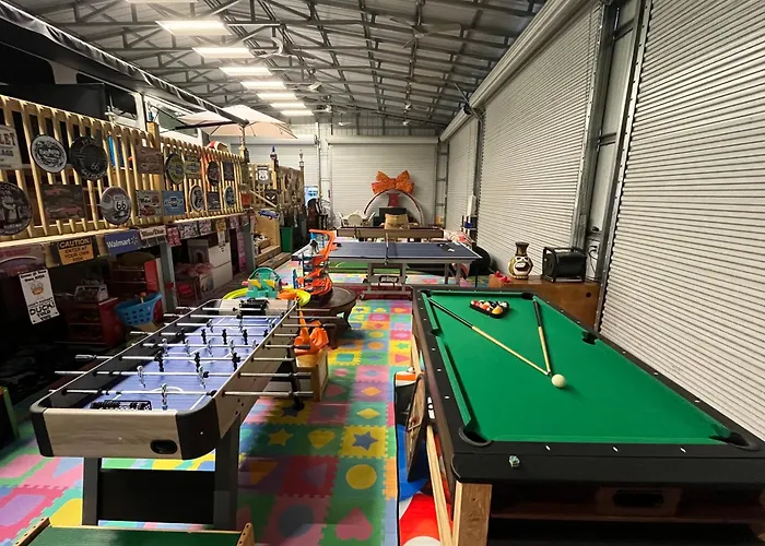 Croom Ultimate Glamping Stay & Play