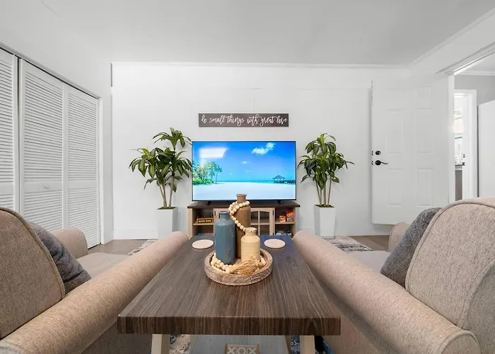 Private Suite | Pool Access | Close To All Ocala!
