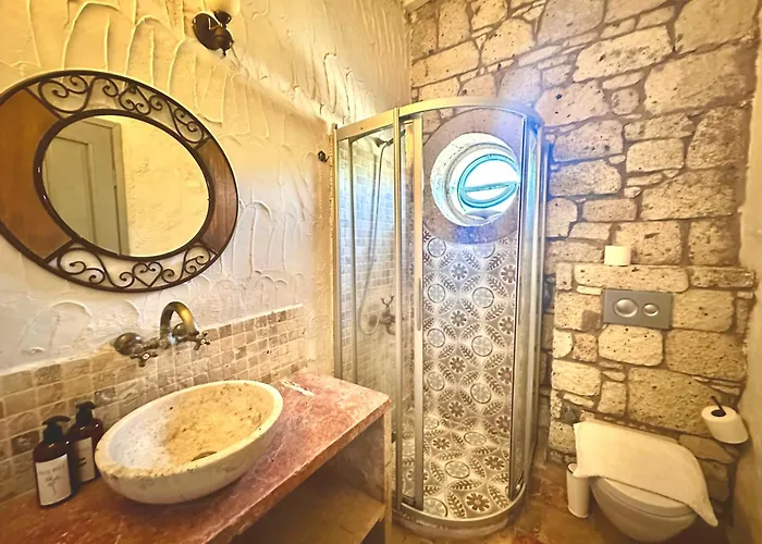Dort Mevsim Alacati