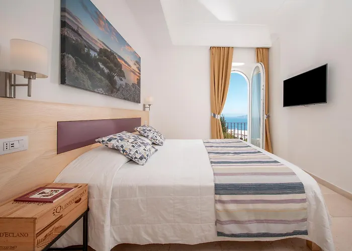 3 star hotels Capri Wine