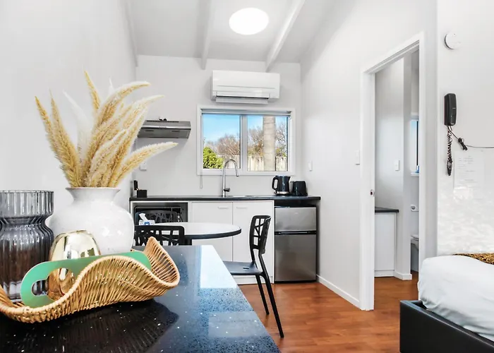 All Motels Middlemore