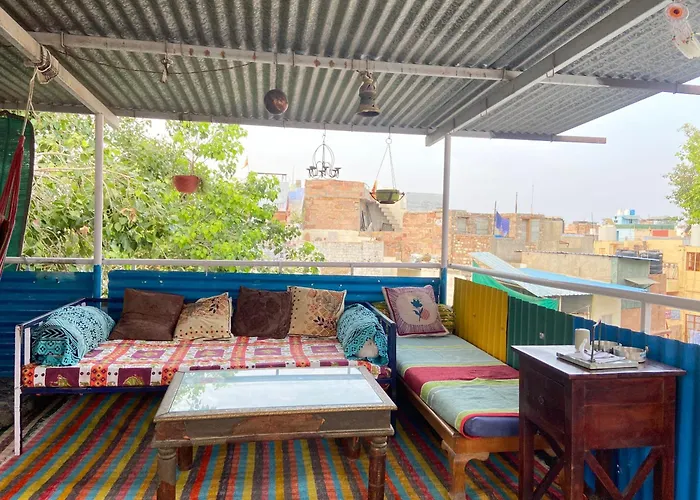 Bob Hostel