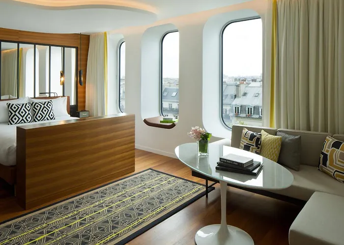 Renaissance Paris Republique &Spa