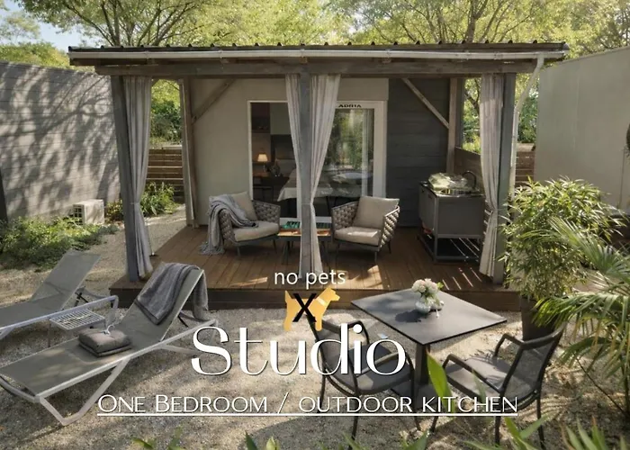 Boutique Mobile Homes Ulikarovinj (Adults Only)