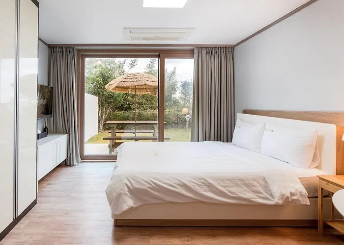 Jeju Aewolae Hyuyang Pension