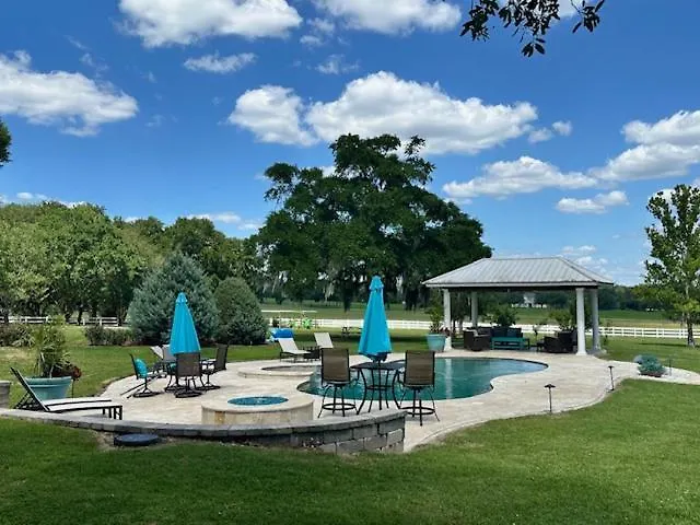 Deluxe Farm Studio Apt Pool Side