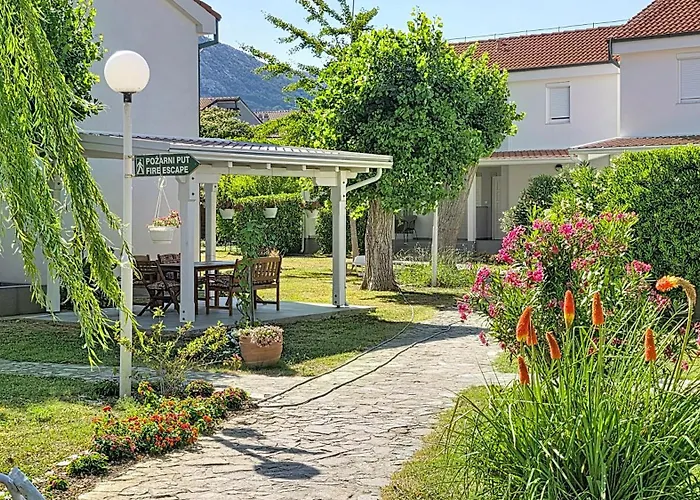 Villas Corinthia