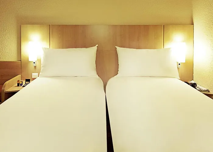 Cheap hotels Ibis London Luton Airport