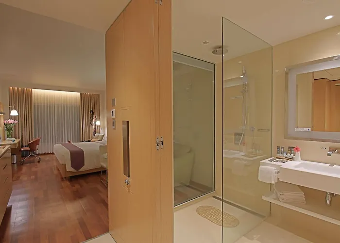 Novotel Varun Beach