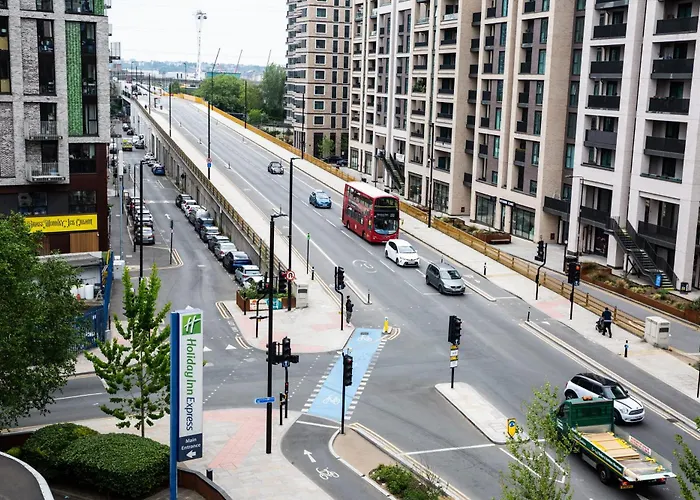 Cheap hotels Holiday Inn Express Royal Docks By Ihg