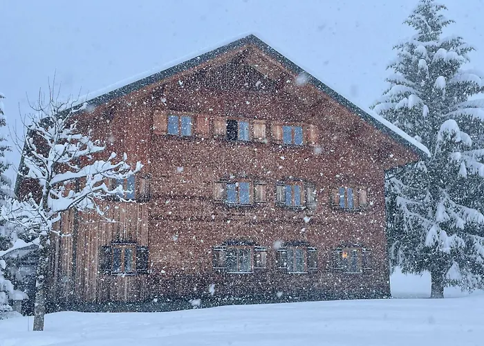 Alpina Lech - Geborgen in den Bergen