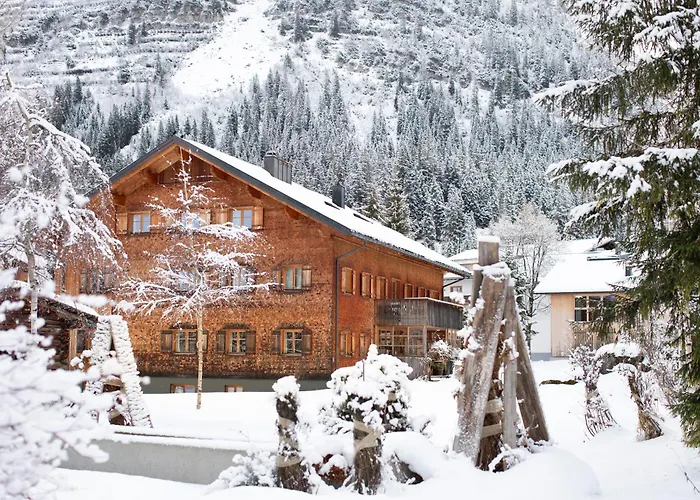 Alpina Lech - Geborgen in den Bergen