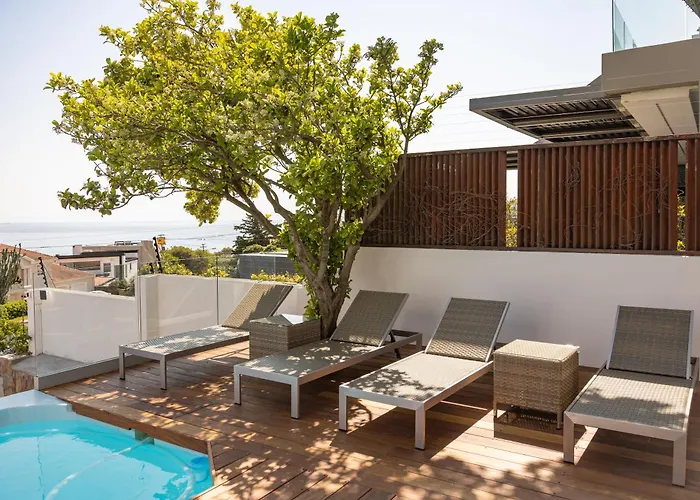 Finchley Guesthouse In Camps Bay