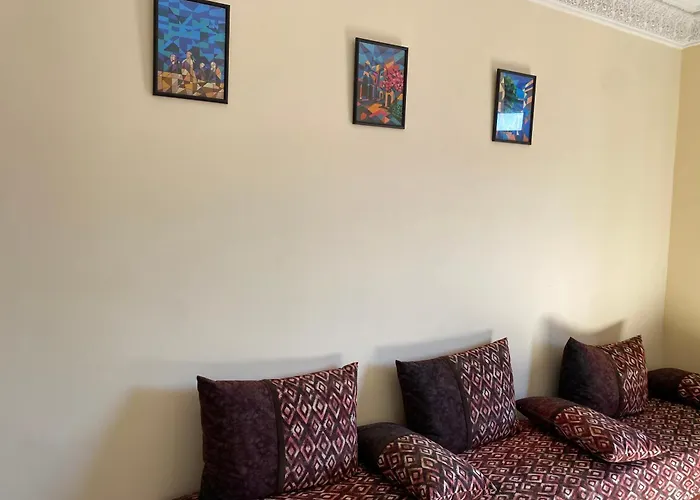 Tanjalucia Hostel