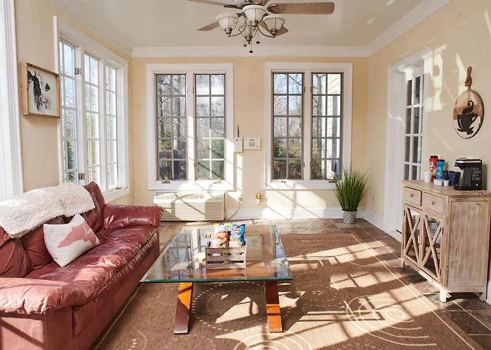 In-Law Suite, With Private Entrance, Sunroom, Patio!