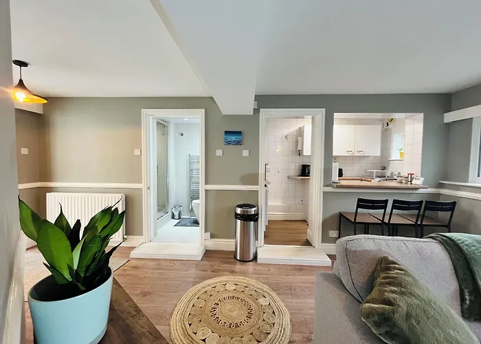 Mossley Hill Retreat