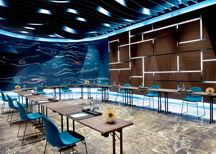 De Bonart , Curio Collection By Hilton