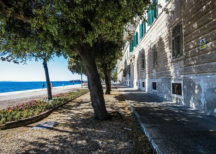 Riva Palace - Design Rooms