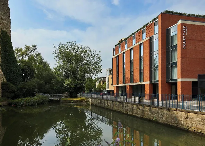 Family resorts Courtyard By Marriott Oxford City Centre